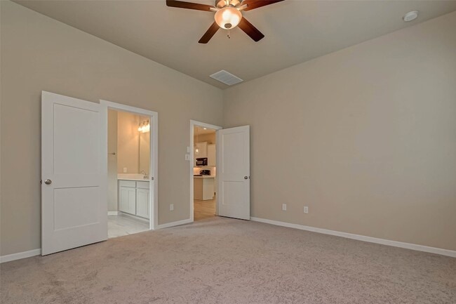 Building Photo - 348 Rise Ln