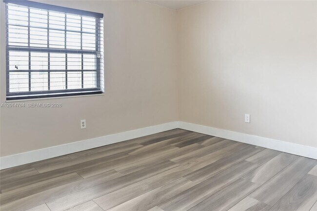 Building Photo - 10425 SW 154th Ct