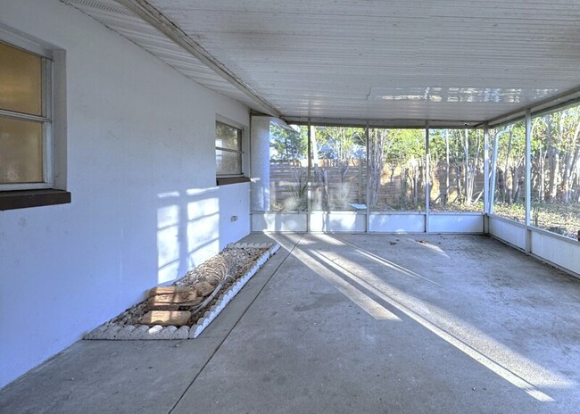 Building Photo - 13788 Montego Dr