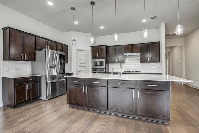 Building Photo - 18012 Stefano Dr