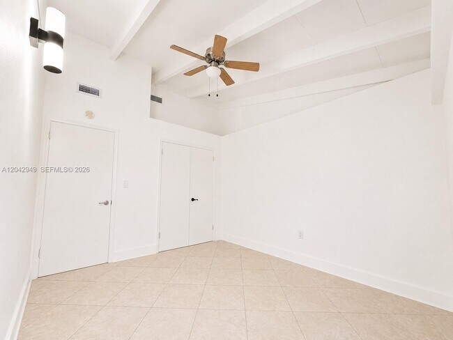 Building Photo - 401 NW 198th St
