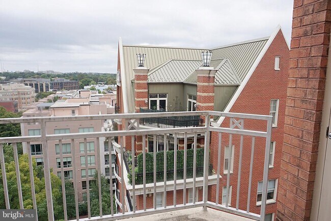 Building Photo - 7500 Woodmont Ave
