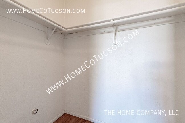 Building Photo - 2511 N Fontana Ave