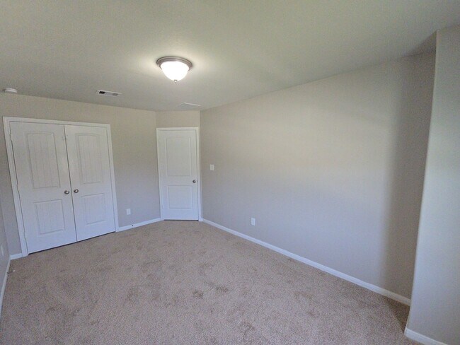 Building Photo - 14114 Little River Dr