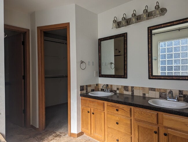 Building Photo - 5 bedroom home in desirable Anderson Farm ...