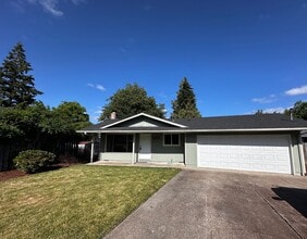 Building Photo - 3 Bedroom 2 Bath Single Family House