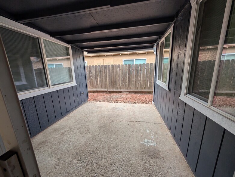 Building Photo - 9227 Kelley Dr