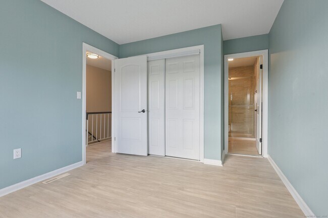 Building Photo - 335 Monticello Dr