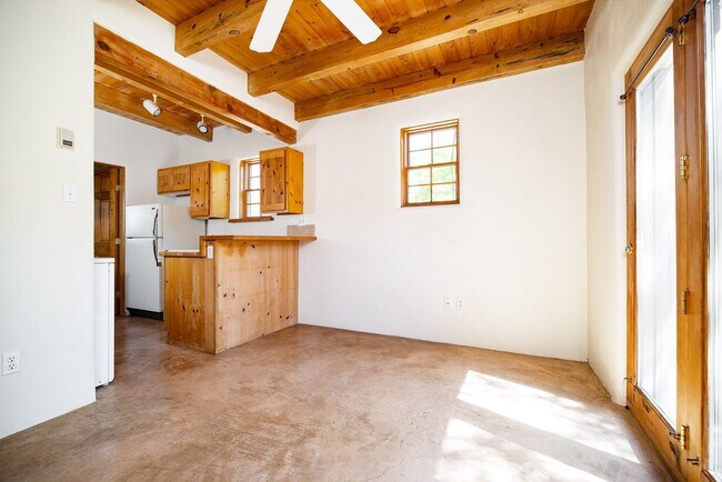 Building Photo - Casados St. - 247