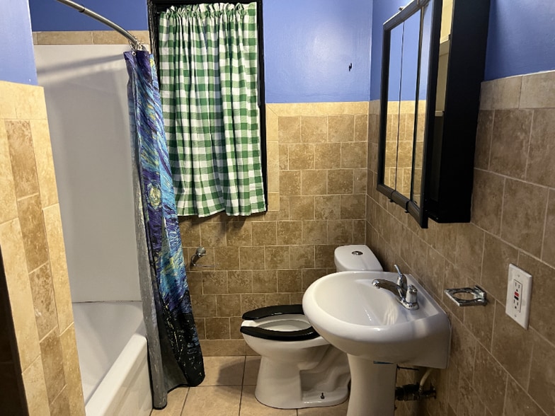 Building Photo - 7012 Kennedy Ave