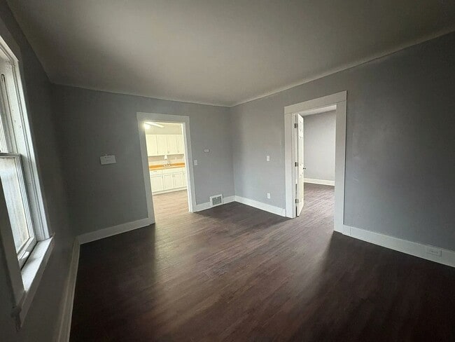Building Photo - 2117 Halstead Ave