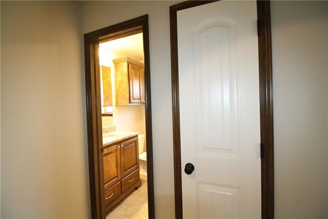 Building Photo - 13924 Northwood Village Dr