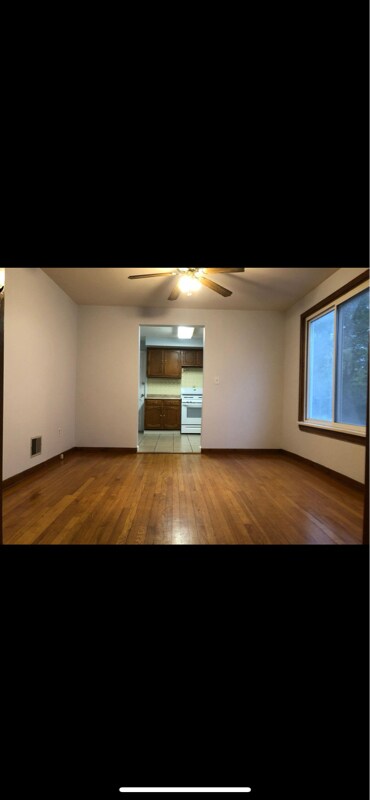 Building Photo - 504 Helen St