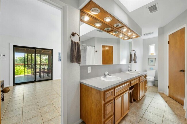 Building Photo - 5511 Arroyo Rd