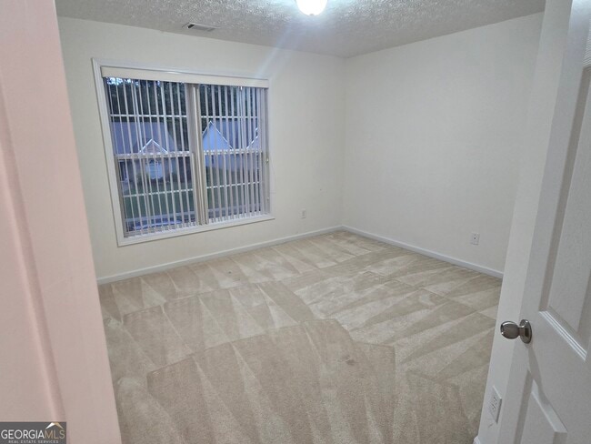 Building Photo - 3490 Southpointe Hill Dr NE