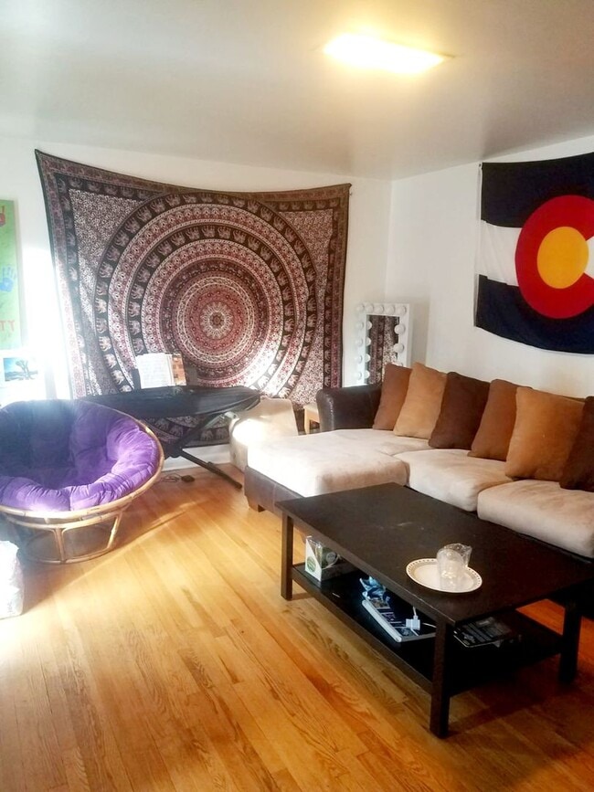 Building Photo - Aug. 2026 Pre-Lease Spacious 5-Bedroom Hom...