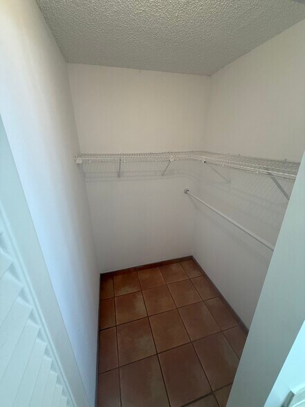 Building Photo - 6075 N Sabal Palm Blvd
