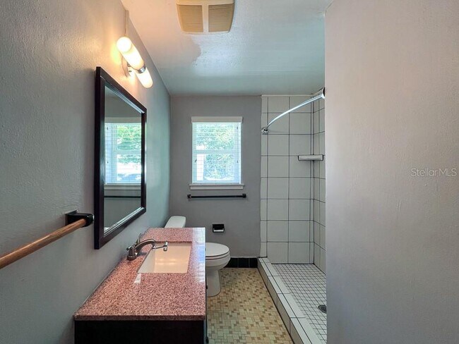 Building Photo - 204 NW 18th St