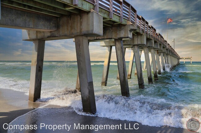 Building Photo - 2 br, 1.5 bath House - 713 W. Venice Ave.