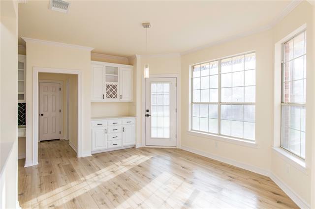 Building Photo - 3004 Normandy Dr