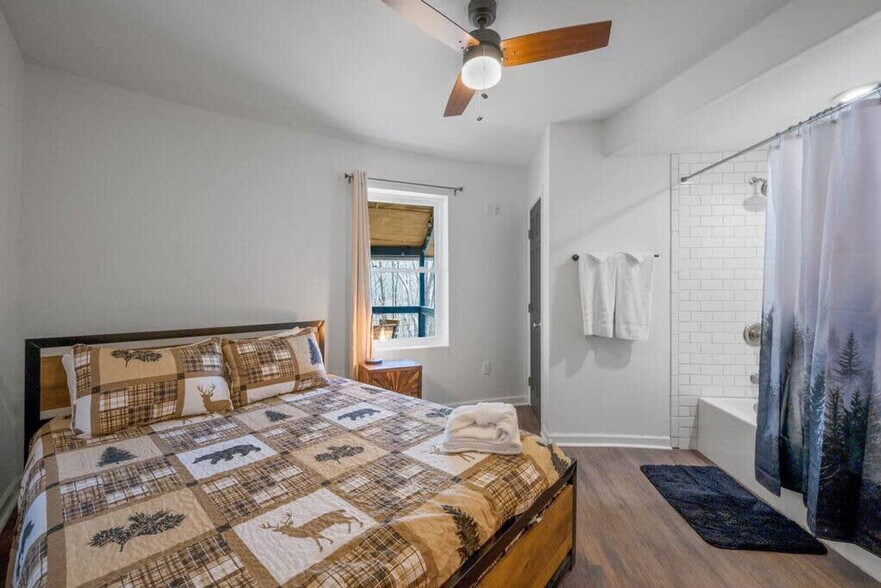 Building Photo - 578 Mountain Dr