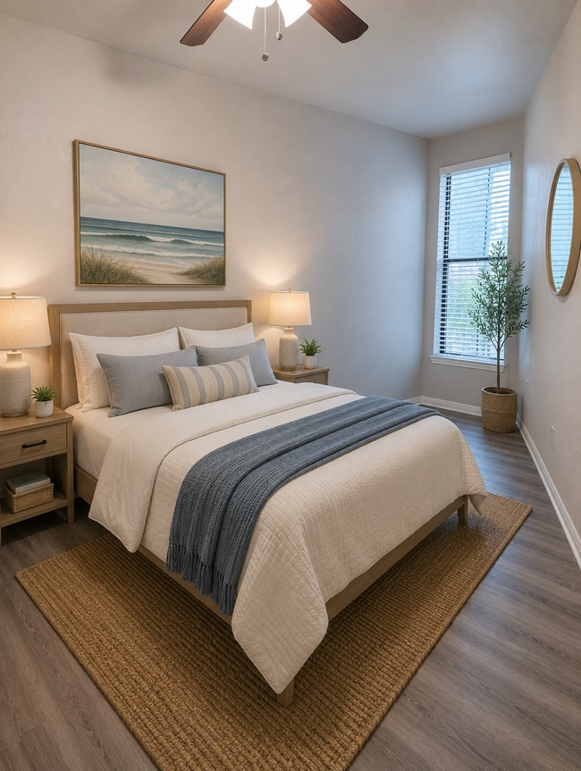 Building Photo - 911 N Orange Ave