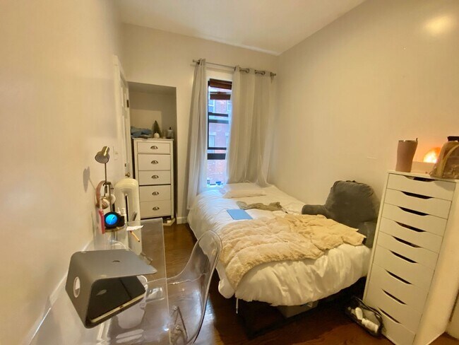 Building Photo - 2bed/1 bath in Allston