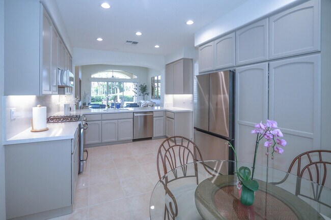 Building Photo - 48295 Casita Dr