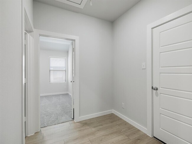 Building Photo - 1136 Del Rio Dr