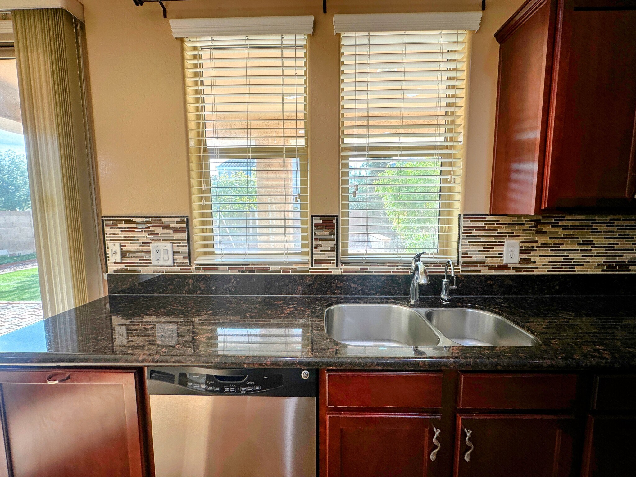 Building Photo - 4717 W Sweet Iron Pass