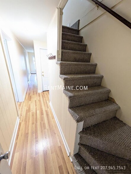 Building Photo - 28 Autumn St