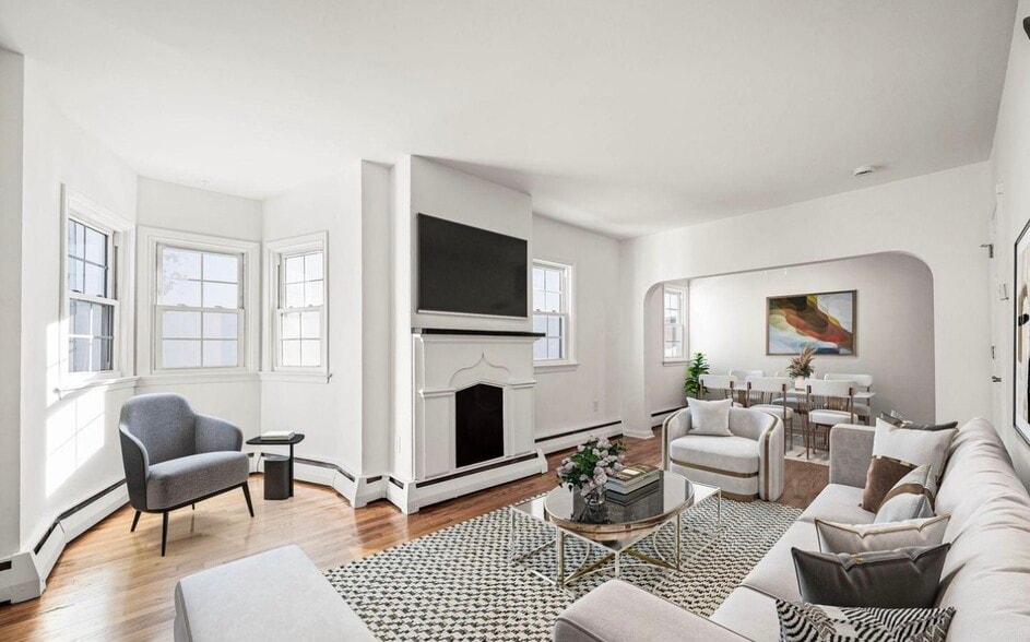 Imagine This Living Room - 228 Church St