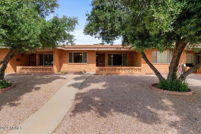 Building Photo - 6438 E Butte St