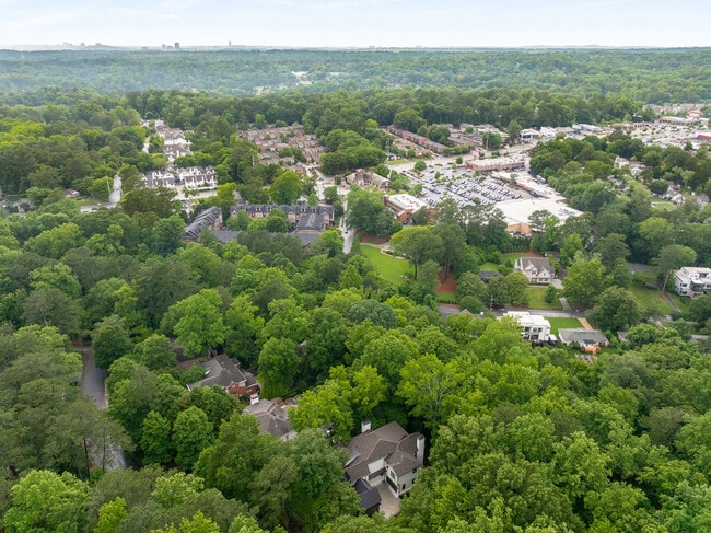 Building Photo - 306 Pinecrest Rd NE