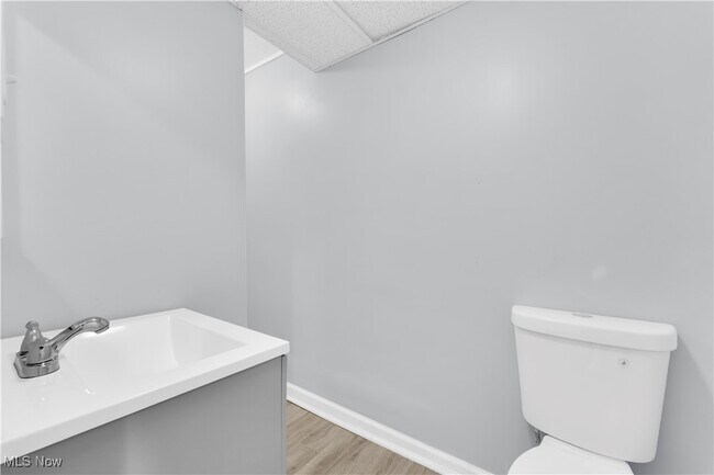 Building Photo - 11702 Brookfield Ave