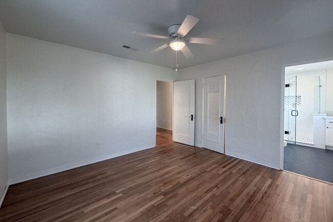 Building Photo - 431 Deodar Ave