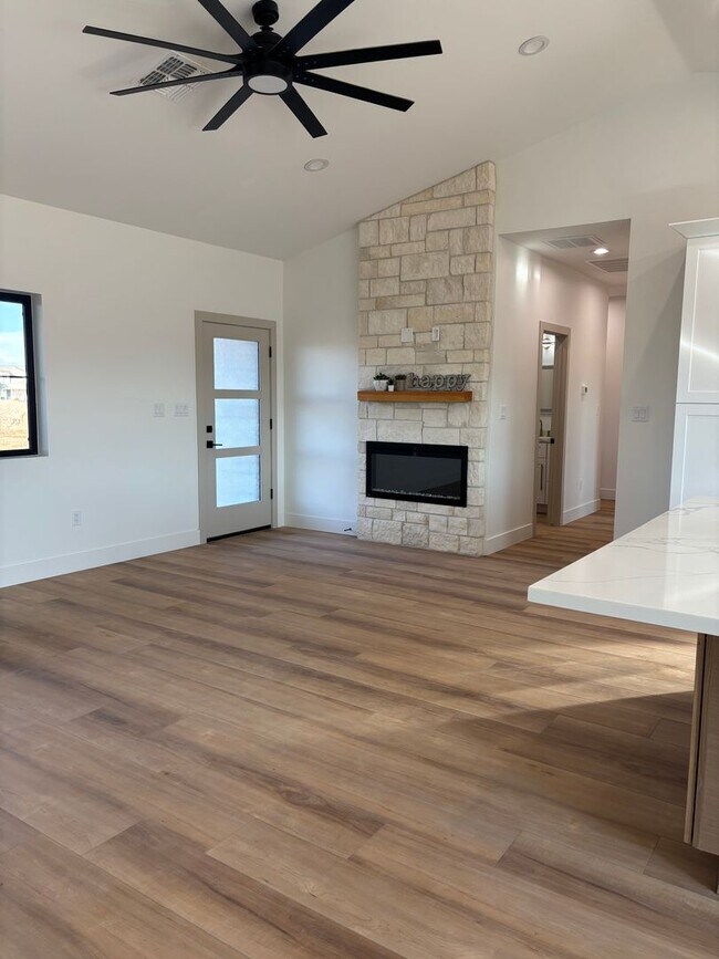 Building Photo - NEW Queen Creek Home