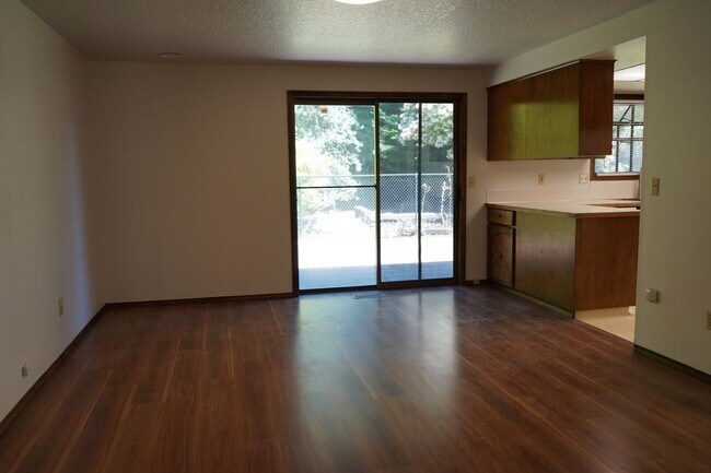 Building Photo - 8506 NE 71st St
