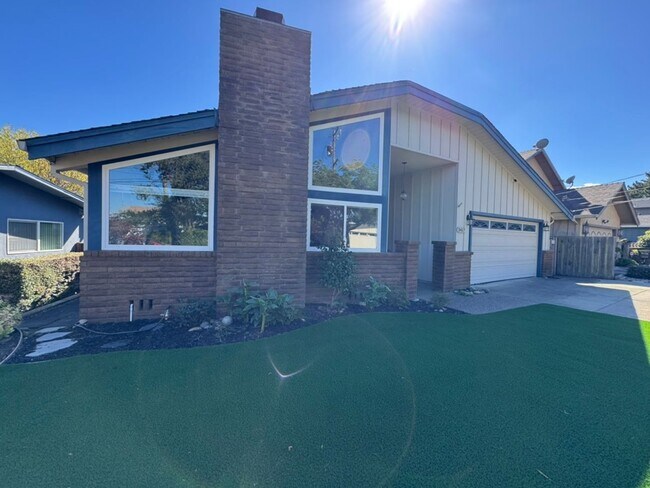 Building Photo - Beautifully Updated 3-Bedroom Home – First...