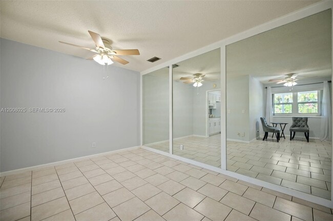 Building Photo - 1431 S 14th Ave