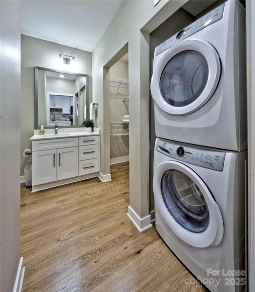 Building Photo - 8501 University Executive Park Dr