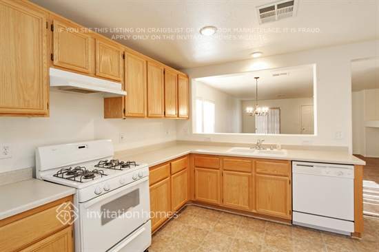 Building Photo - 4921 Apache Valley Ave