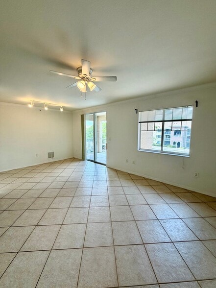 Building Photo - 6529 Emerald Dunes Dr