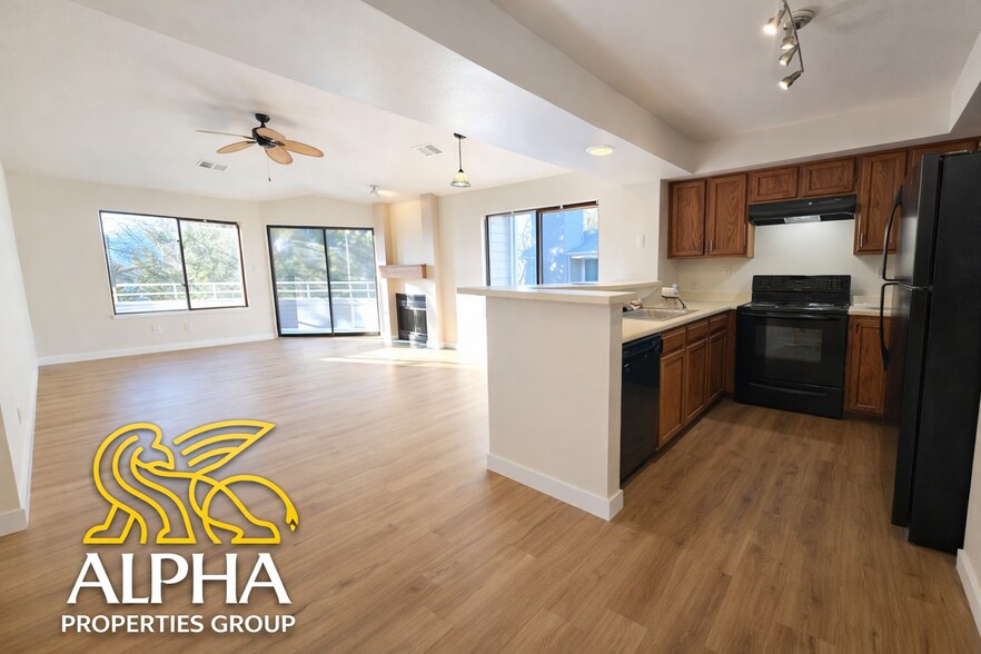 Building Photo - 1070 Acapulco Ct