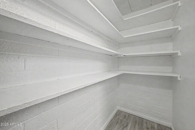 Building Photo - 5984 N 48th Ave