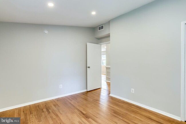 Building Photo - 8424 Hayden Ln