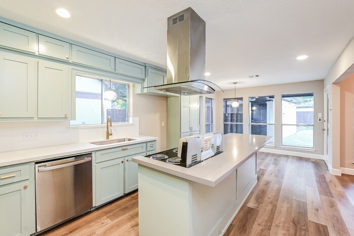 Building Photo - 11818 Oakcroft Dr