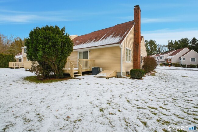 Building Photo - 193 The Meadows