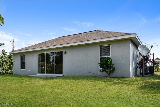 Building Photo - 742 Fuller Ave S