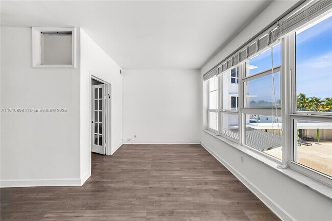 Building Photo - 4925 Collins Ave